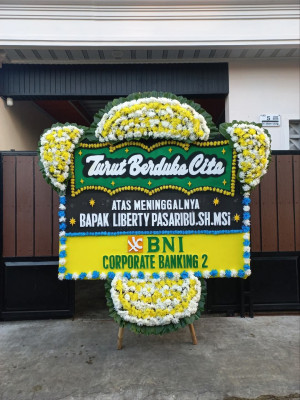 Papan Bunga Duka di Serba Jadi