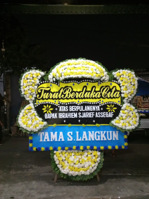 Papan Bunga Duka di Serba Jadi